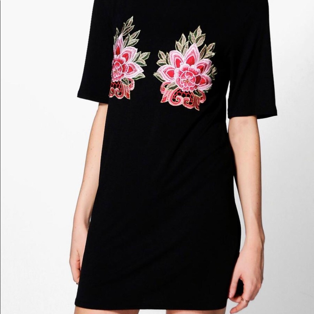 Embroidery T-Shirt Dress